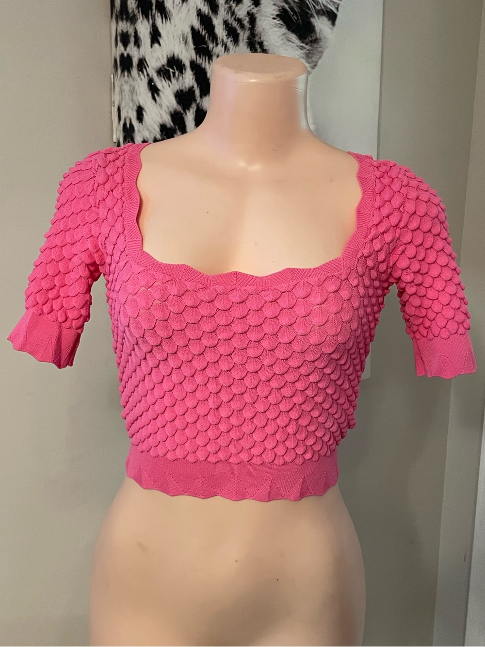 Forever 21 hot Pink crop popcorn Textured Top shirt Y2K style Barbie stretch S
